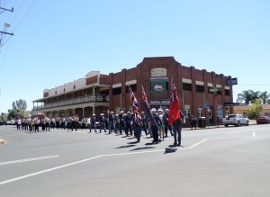 Re-enactor Coo-ee Marchers leading the Street Parade (Photograph: H. Thompson, 4/10/2014)