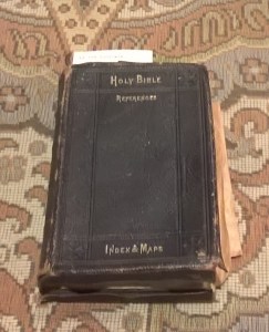 Bible at Springwood Library (Photograph: H. Thompson 16/9/2015)