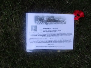 Commemorative card on Bill Hitchen's grave 26/8/2016 (Photograph: S. & H. Thompson)